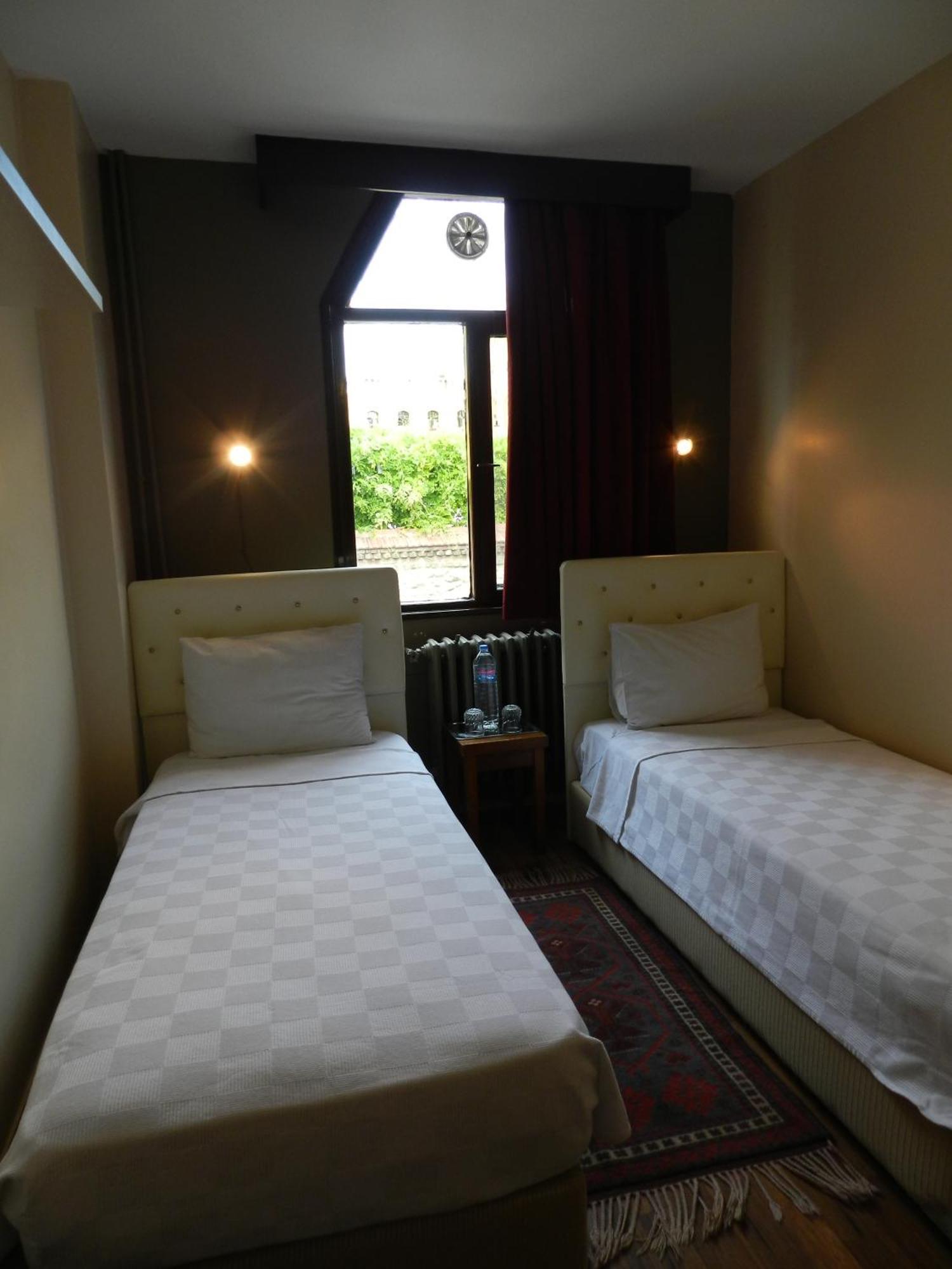 Berk Guest House - Grandma'S House Κωνσταντινούπολη Δωμάτιο φωτογραφία