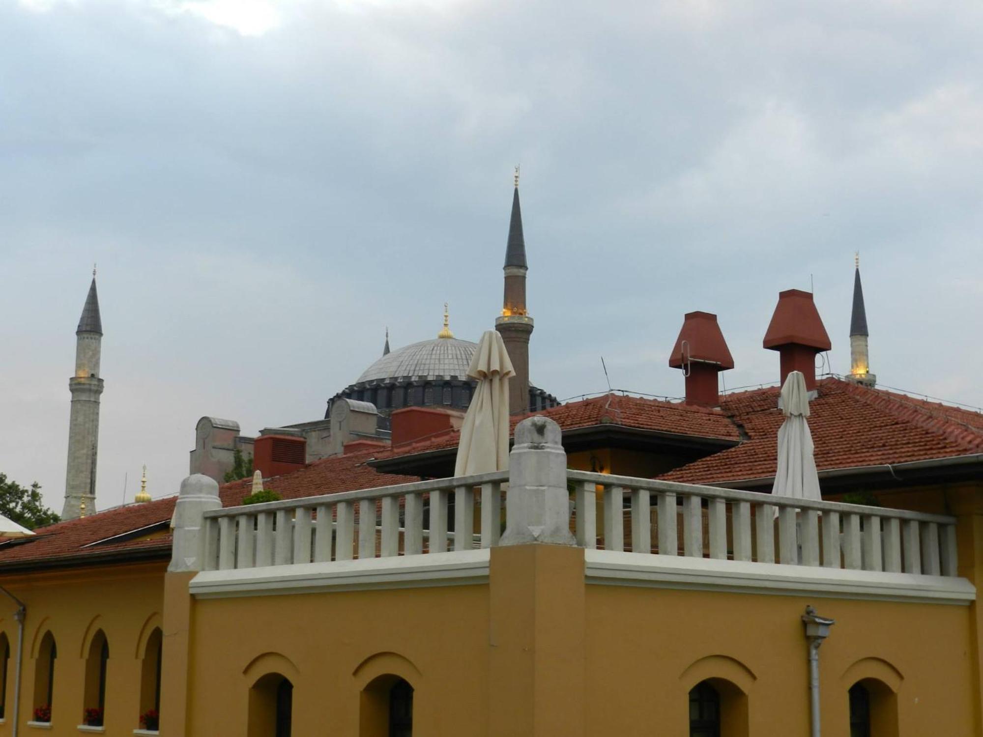 Berk Guest House - Grandma'S House Κωνσταντινούπολη Εξωτερικό φωτογραφία
