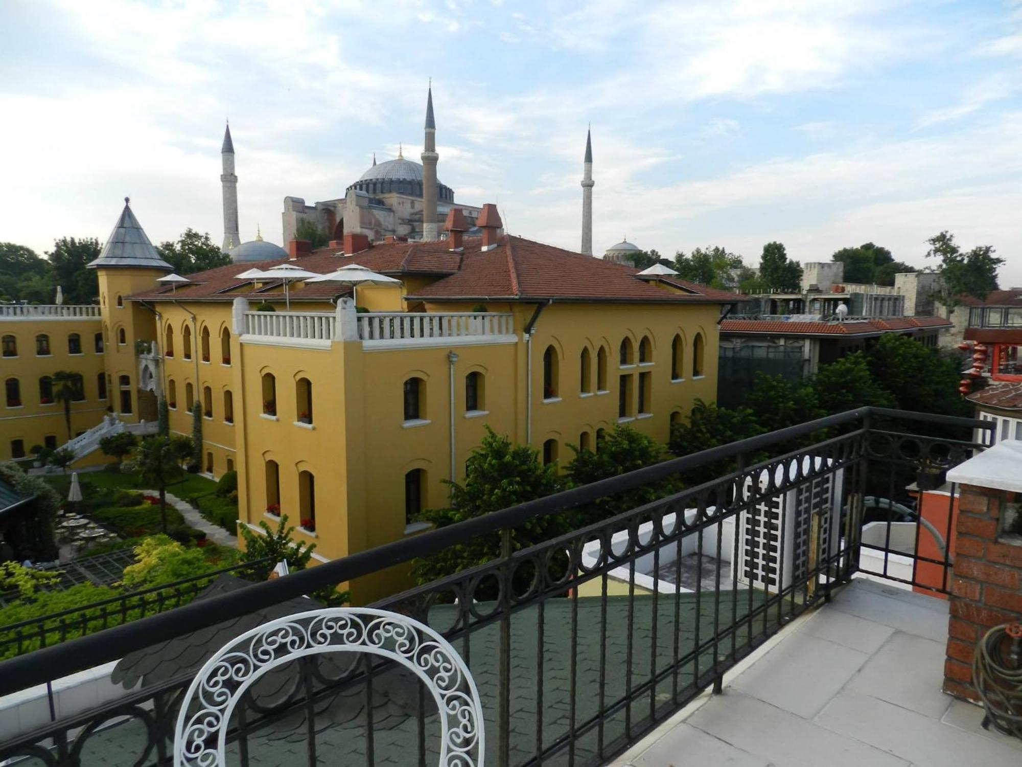 Berk Guest House - Grandma'S House Κωνσταντινούπολη Εξωτερικό φωτογραφία